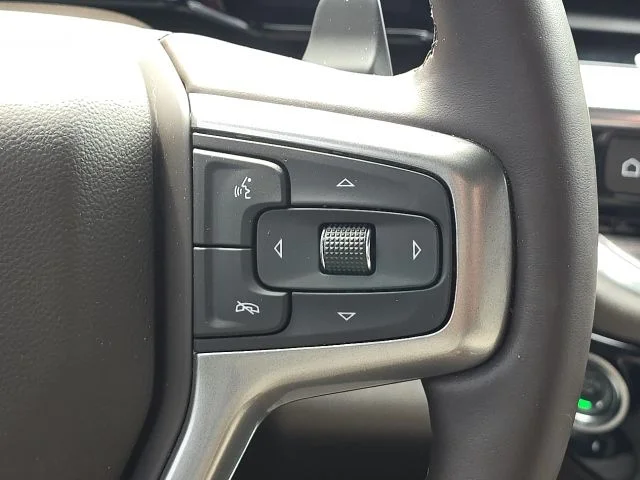 Used 2025 White Chevrolet LTZ image 41