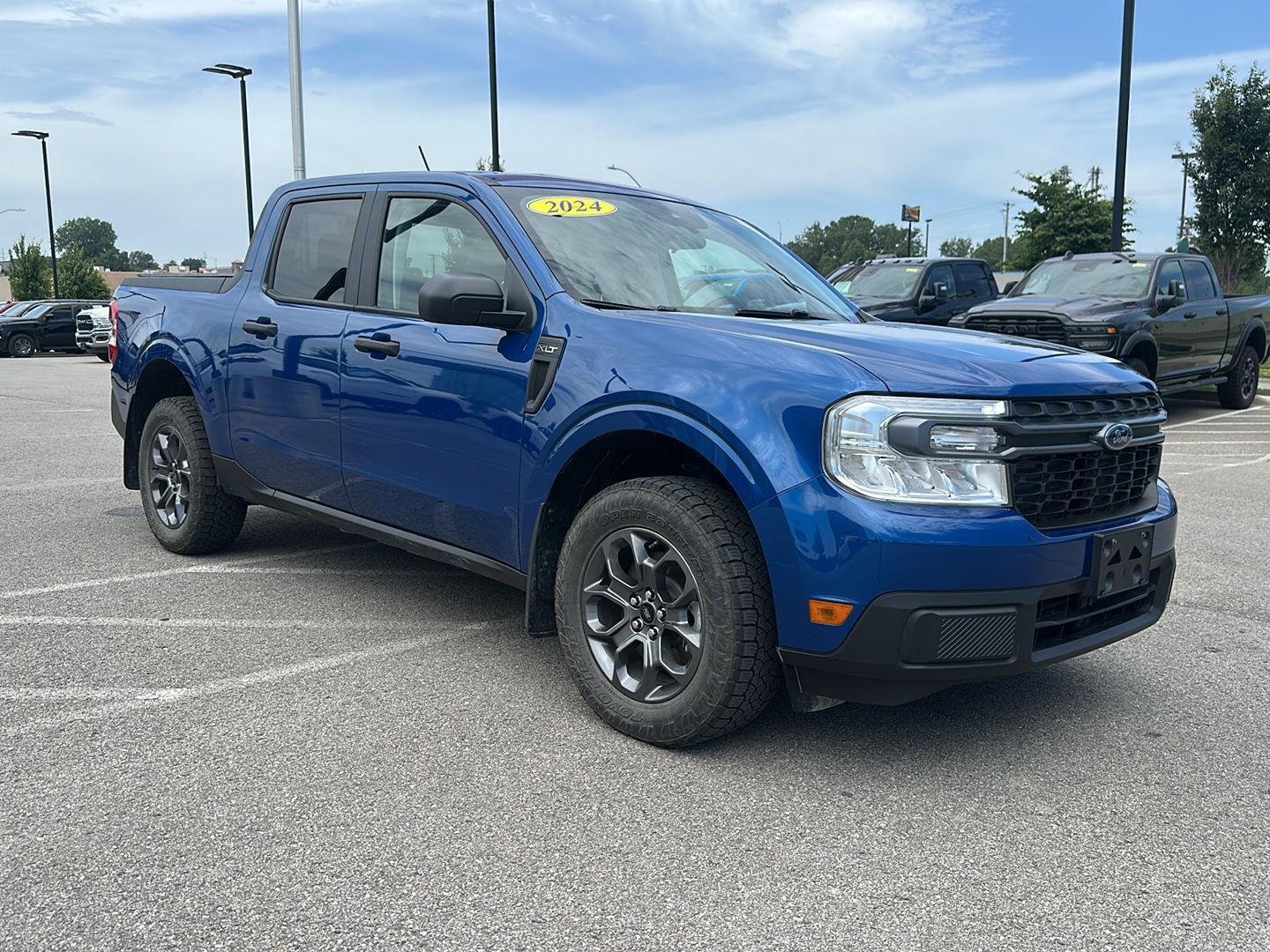 Used 2024 Atlas Blue Metallic Ford XLT image 5