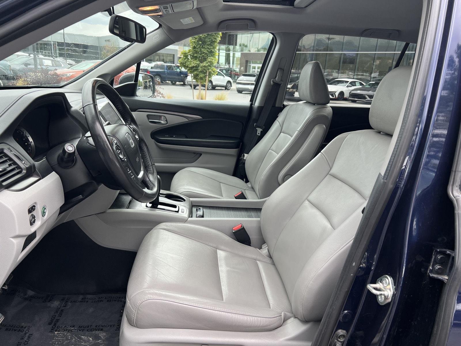 Used 2016 Blue Honda EX-L image 29