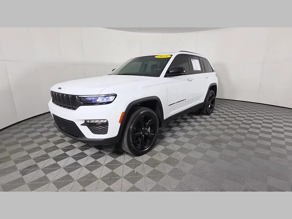 Used 2025 Bright White Clearcoat Jeep Limited image 48