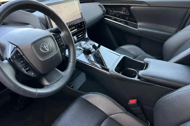 Certified Used 2023 ELEMENTAL SILVER Toyota  image 13
