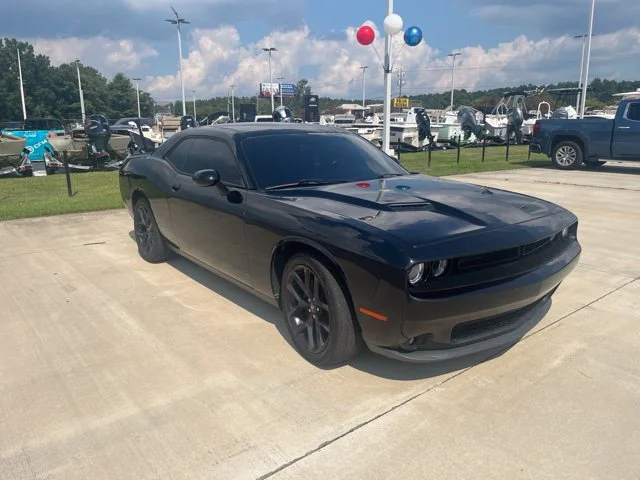 Used 2021 Black Dodge SXT image 4
