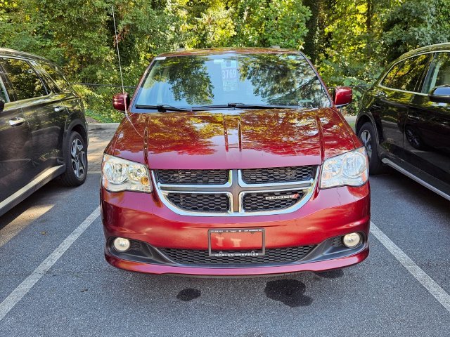 Used 2017 Red Dodge SXT image 2