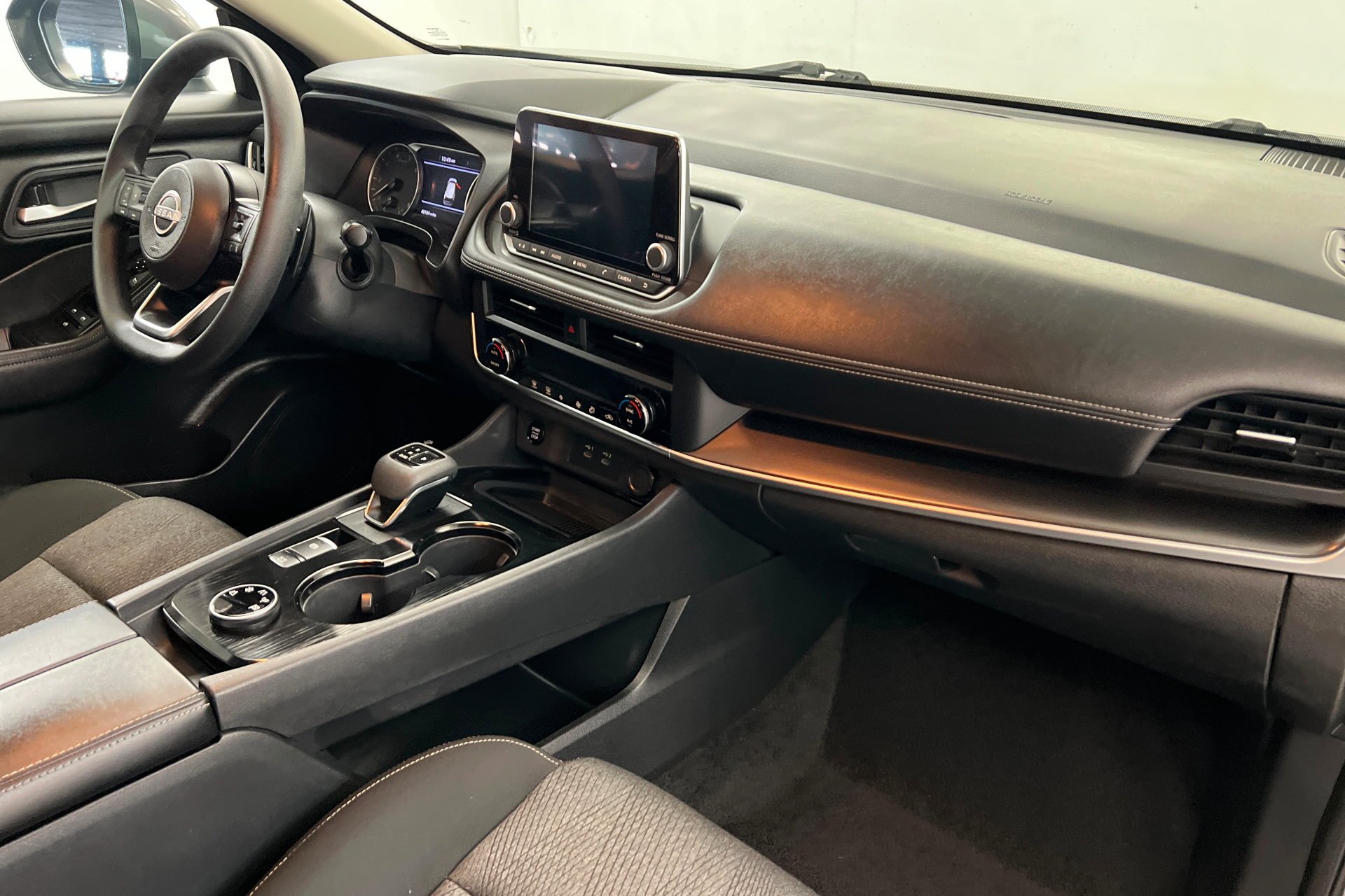 2024 Nissan Rogue SV - Photo 25