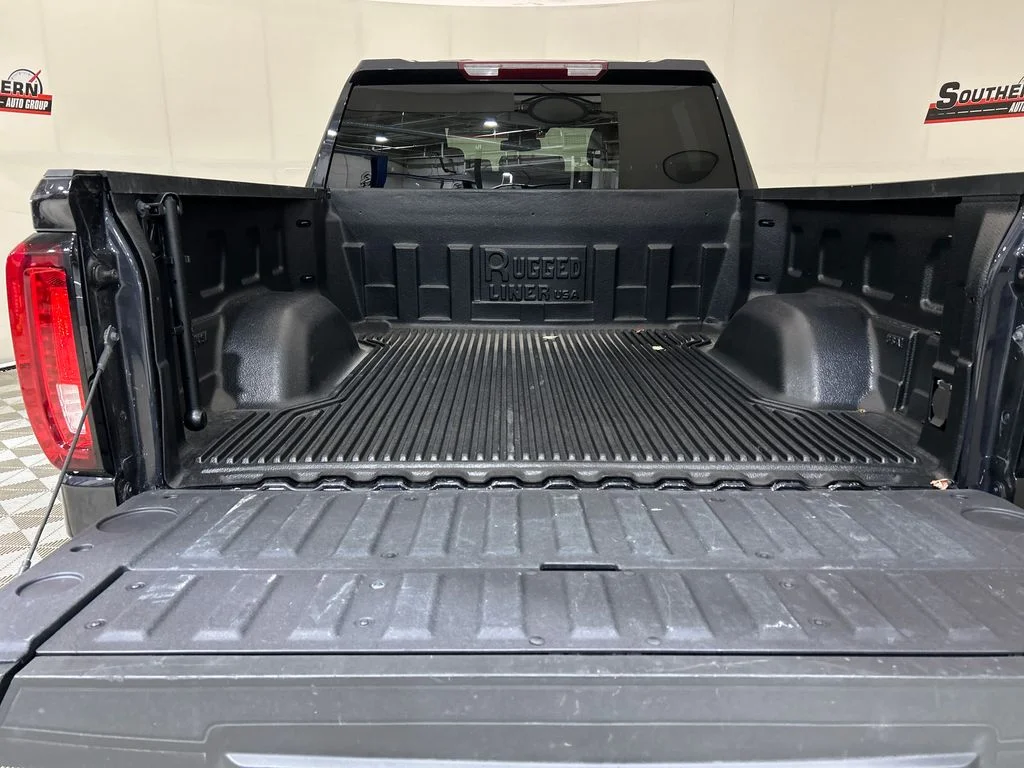 Used 2025 Silver GMC SLT image 5