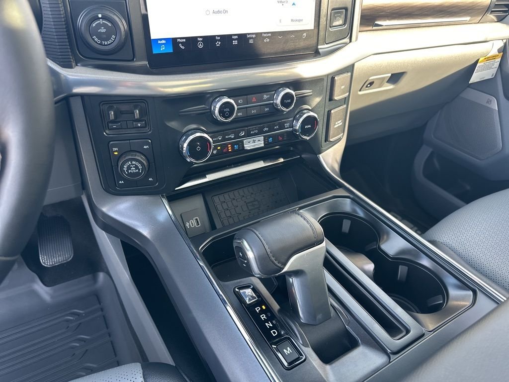 2025 Ford F-150 Lariat - Photo 13