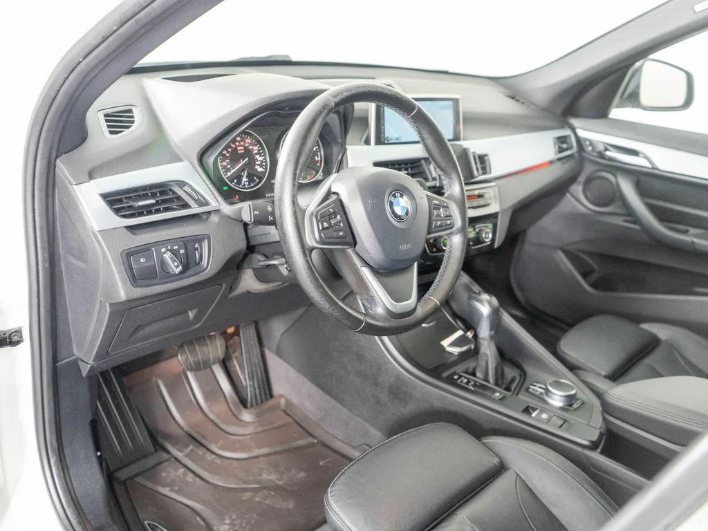 Used 2017 White BMW xDrive28i image 14