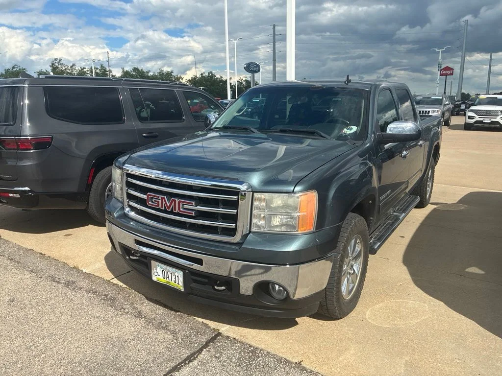 Used 2012 Gray GMC SLE image 2