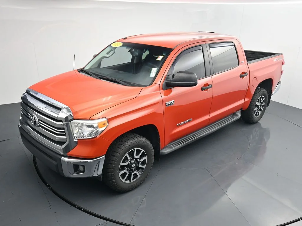 Used 2017 Red Toyota SR5 image 27