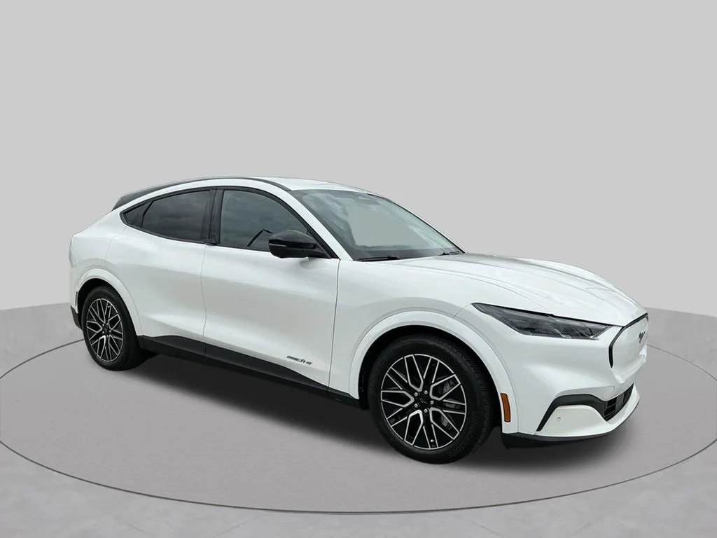 Used 2025 White Ford Premium image 17