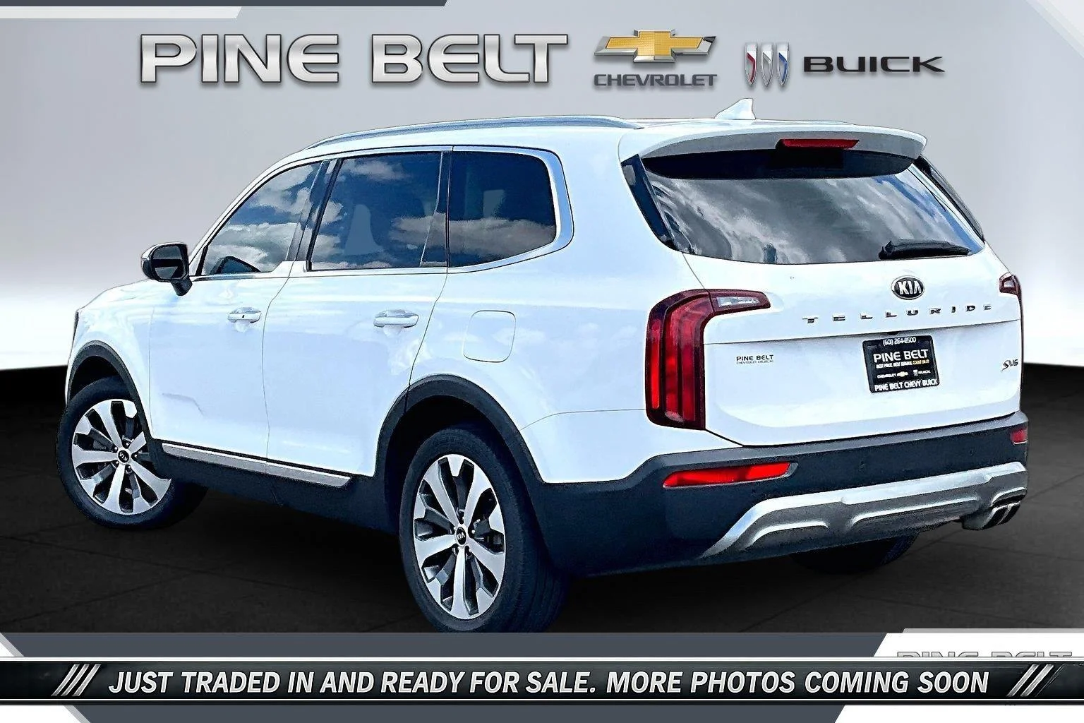 Used 2021 Glacial White Pearl Kia S image 2