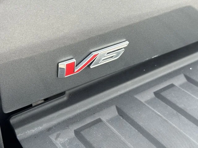 Used 2022 Gray GMC Elevation image 12