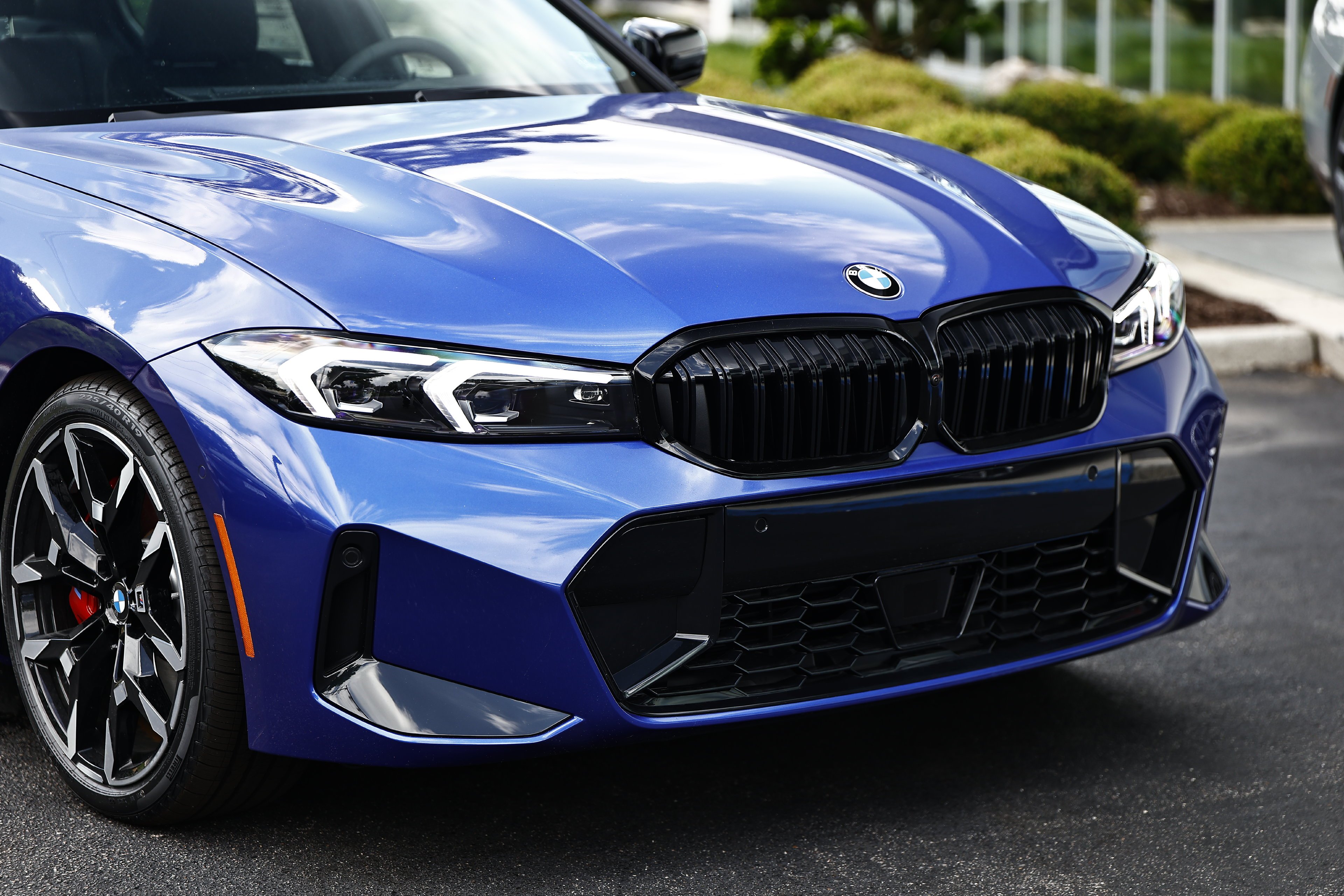 New 2026 Portimao Blue Metallic BMW 330i image 2