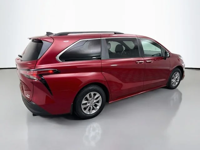 Used 2022 Red Toyota XLE image 7