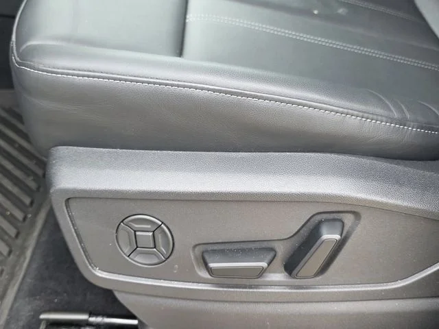 Used 2025 Glacier White Audi 2.0T Premium Plus image 19