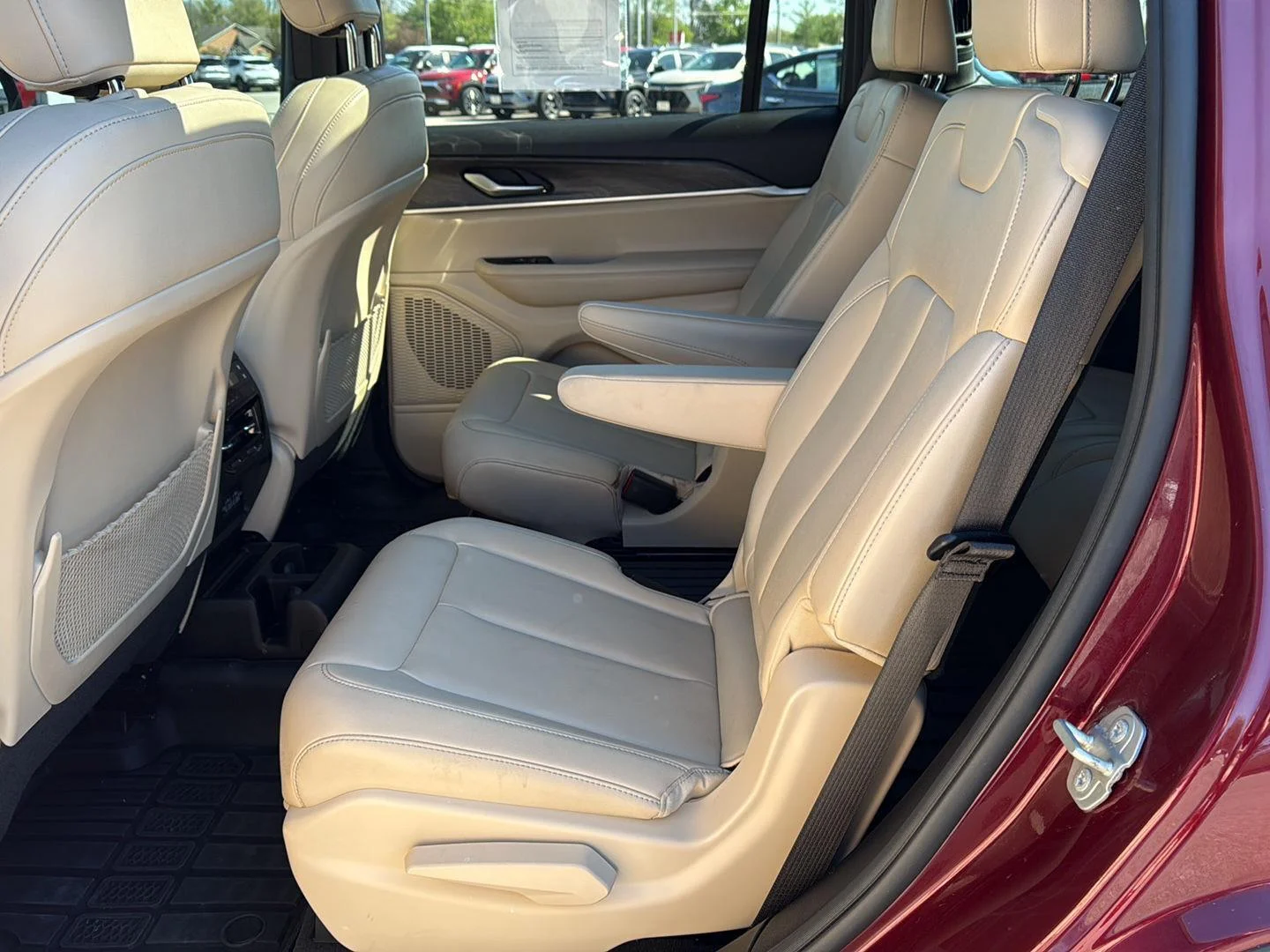 Used 2023 Velvet Red Pearlcoat Jeep Limited image 11