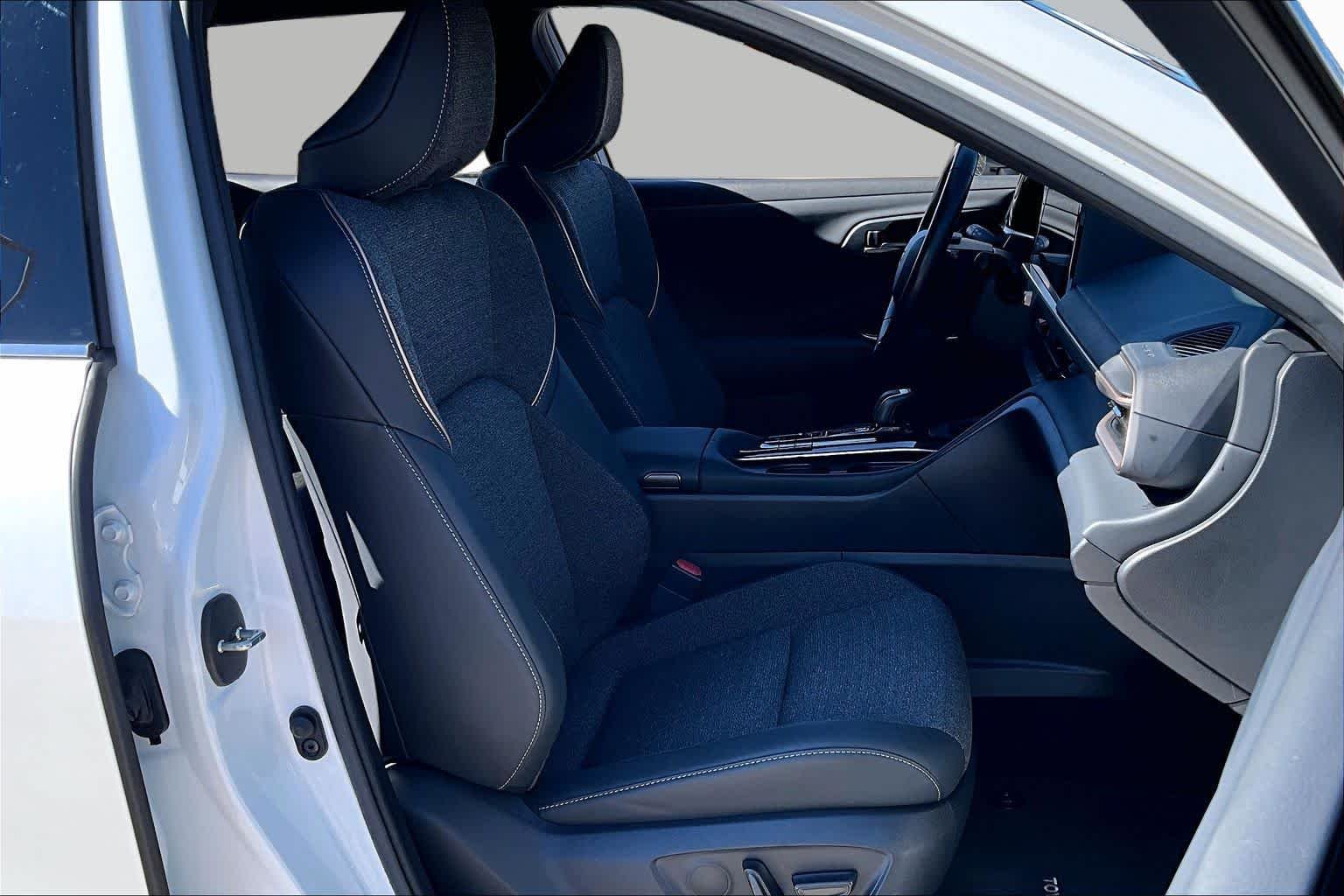 Used 2024 Oxygen White Toyota XLE image 9