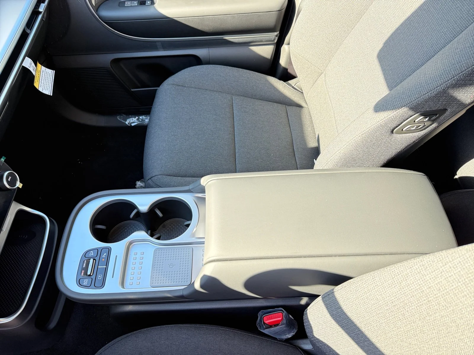 2026 Hyundai IONIQ 9 SE - Photo 14