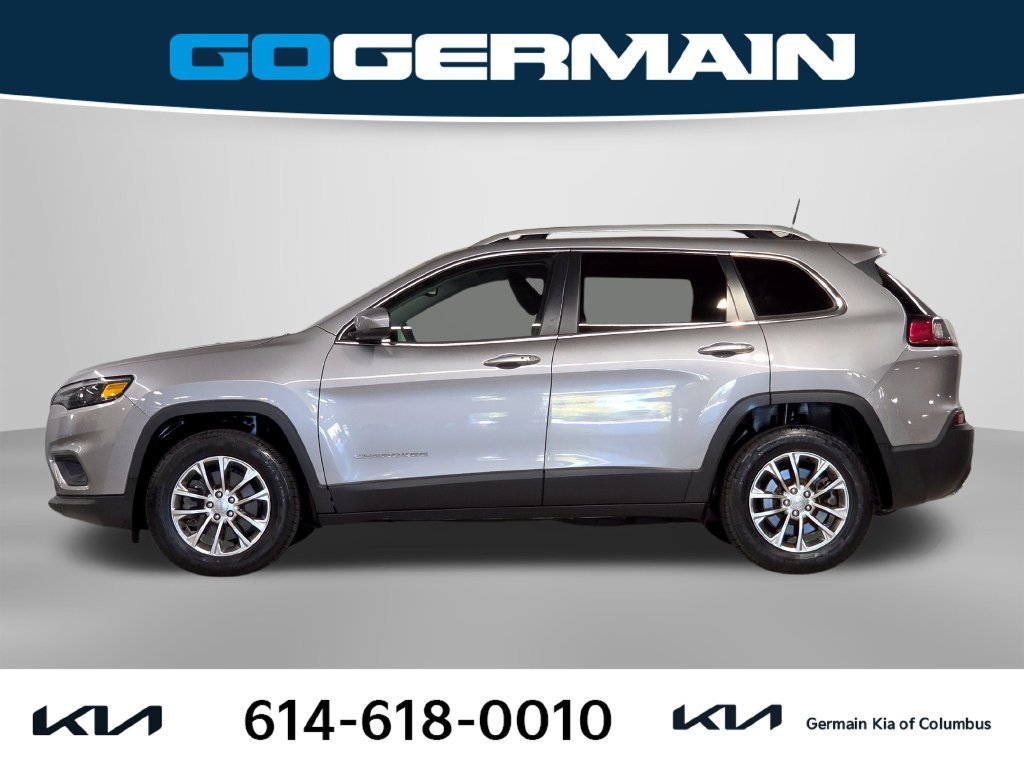 Used 2021 Silver Jeep Latitude Lux image 12