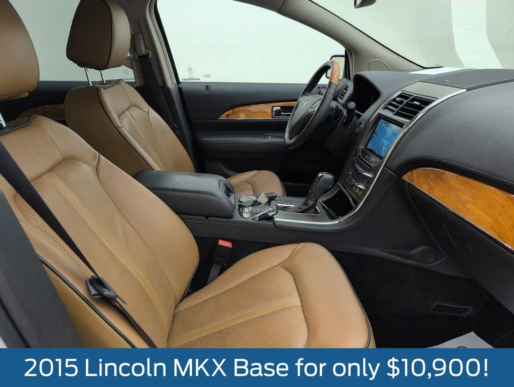 Used 2015 White Lincoln Base image 14