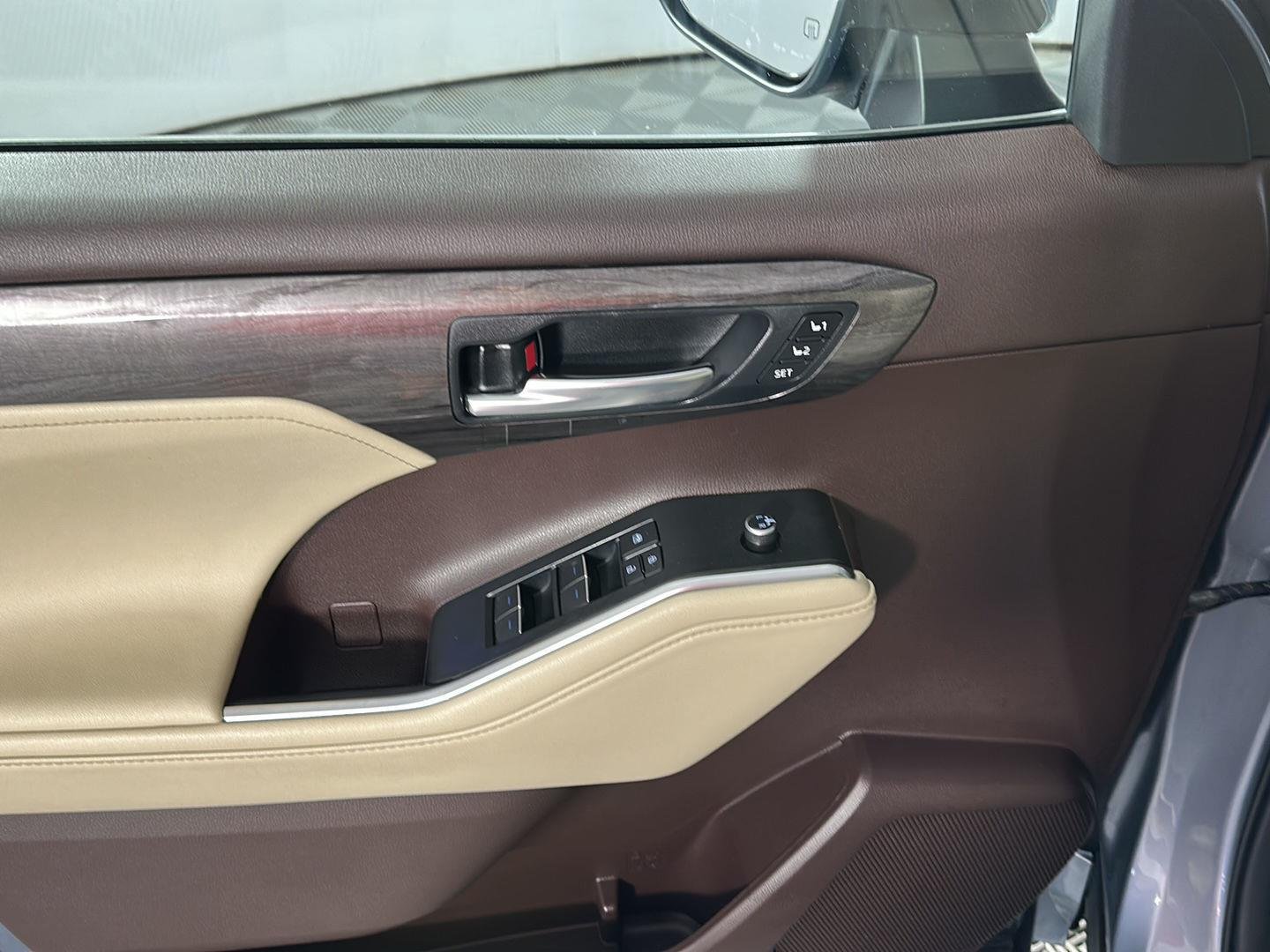 Used 2021 Moon Dust Toyota Platinum image 10