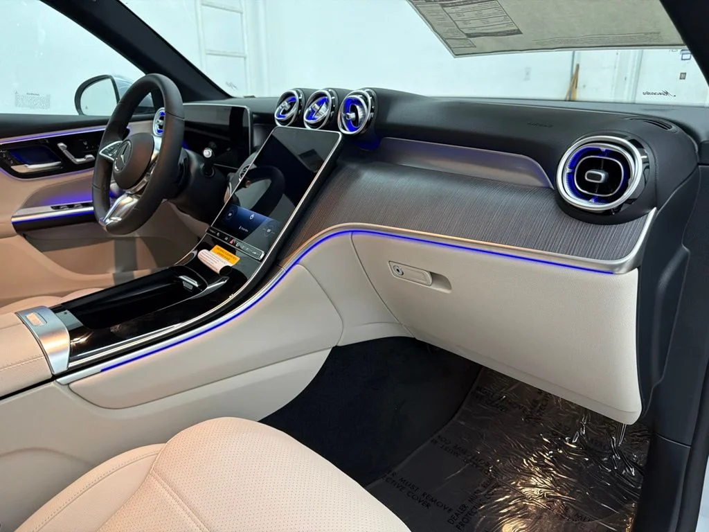 New 2027 Silver Mercedes-Benz GLC 300 image 29
