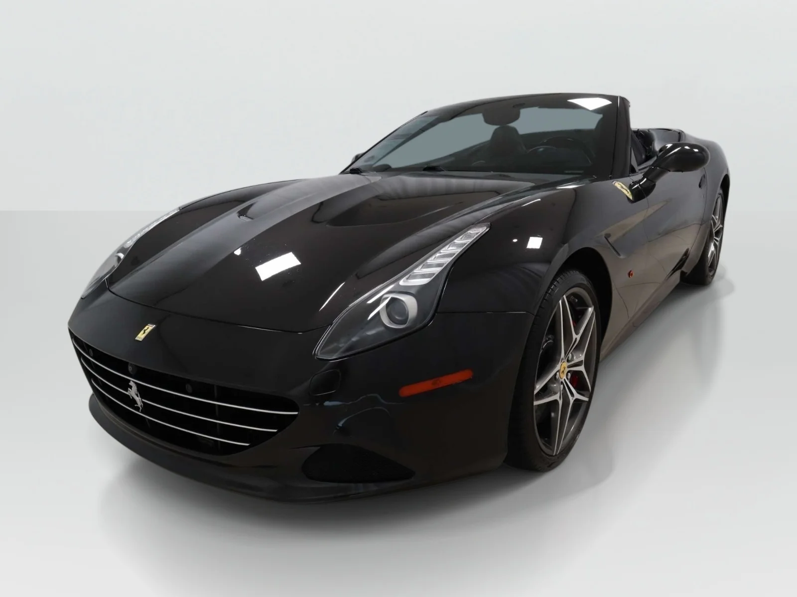 2016 Ferrari California T Base - Photo 42