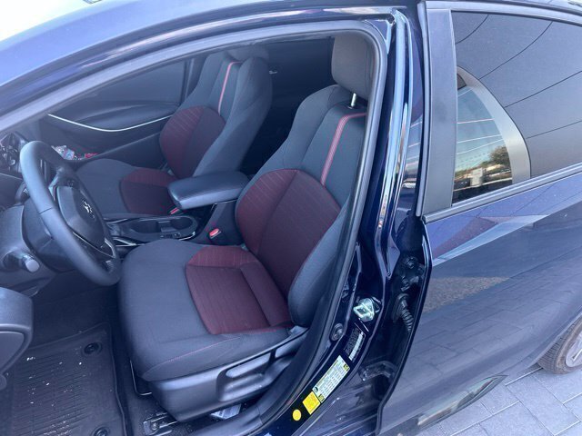 2025 Toyota Corolla SE - Photo 9