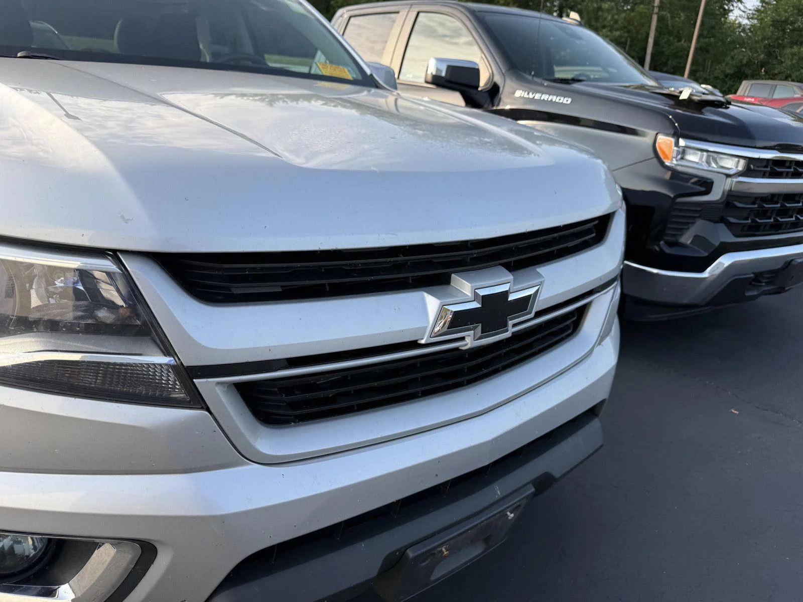Used 2019 SILVER ICE METALLIC Chevrolet 4WD Work Truck image 3