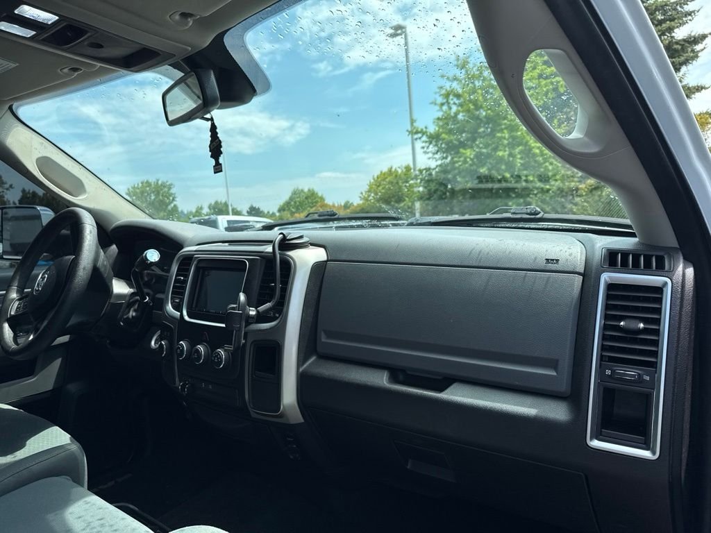 Used 2016 Bright White Clearcoat Ram SLT image 10