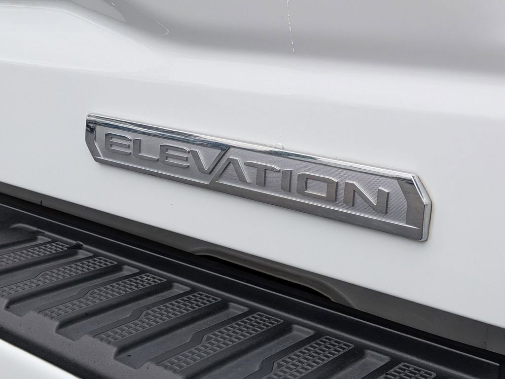 Used 2024 White GMC Elevation image 29