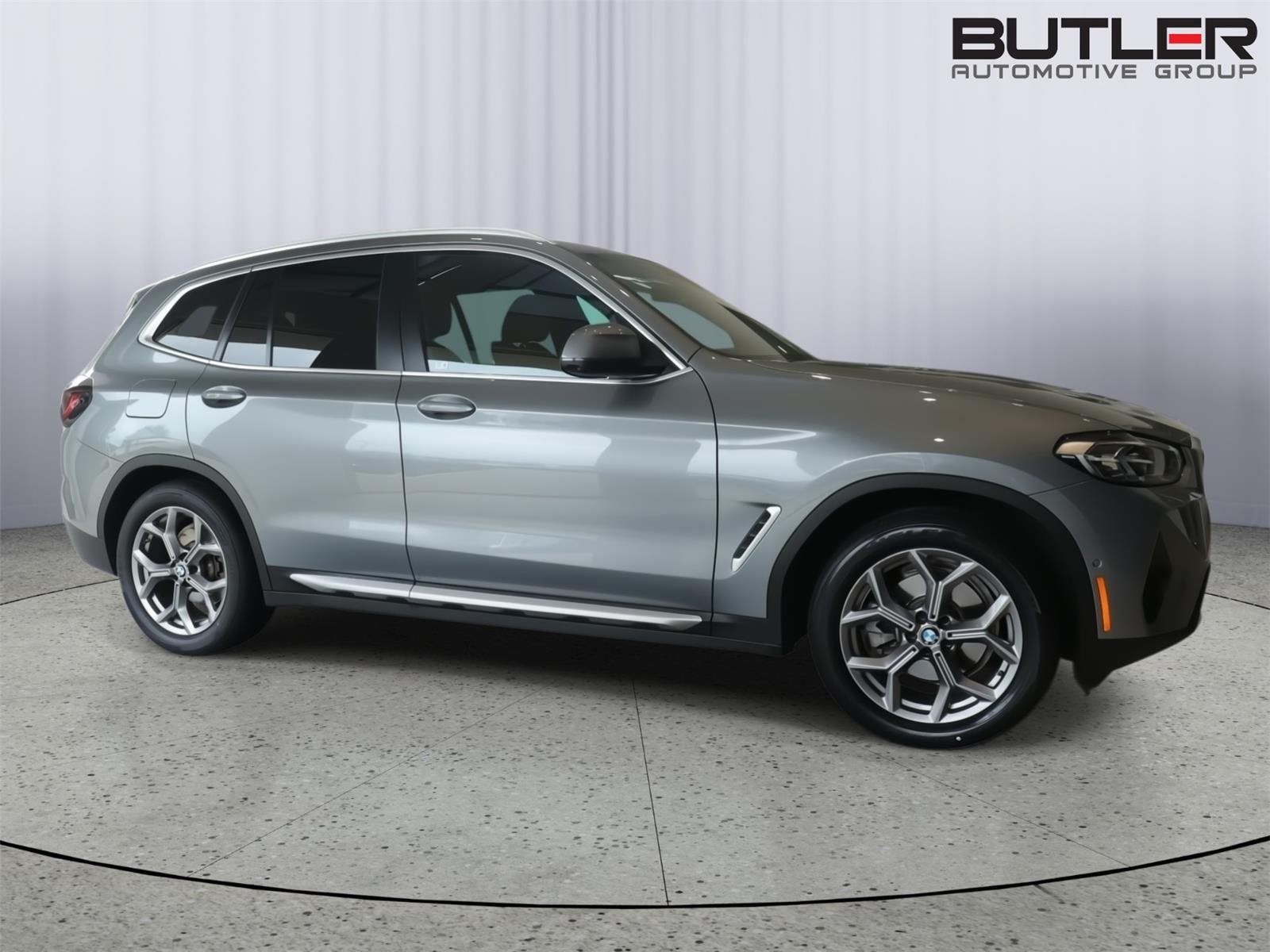 Used 2024 Skyscraper Grey Metallic BMW sDrive30i image 3