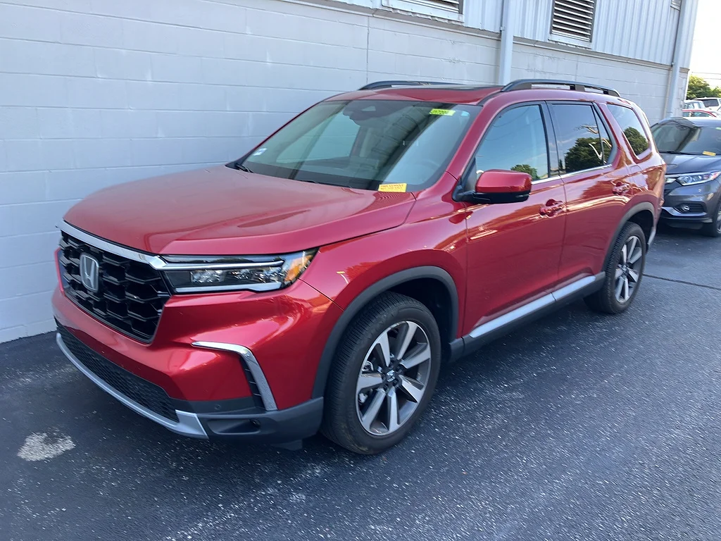 Certified Used 2025 Radiant Red Metallic II Honda Touring image 33