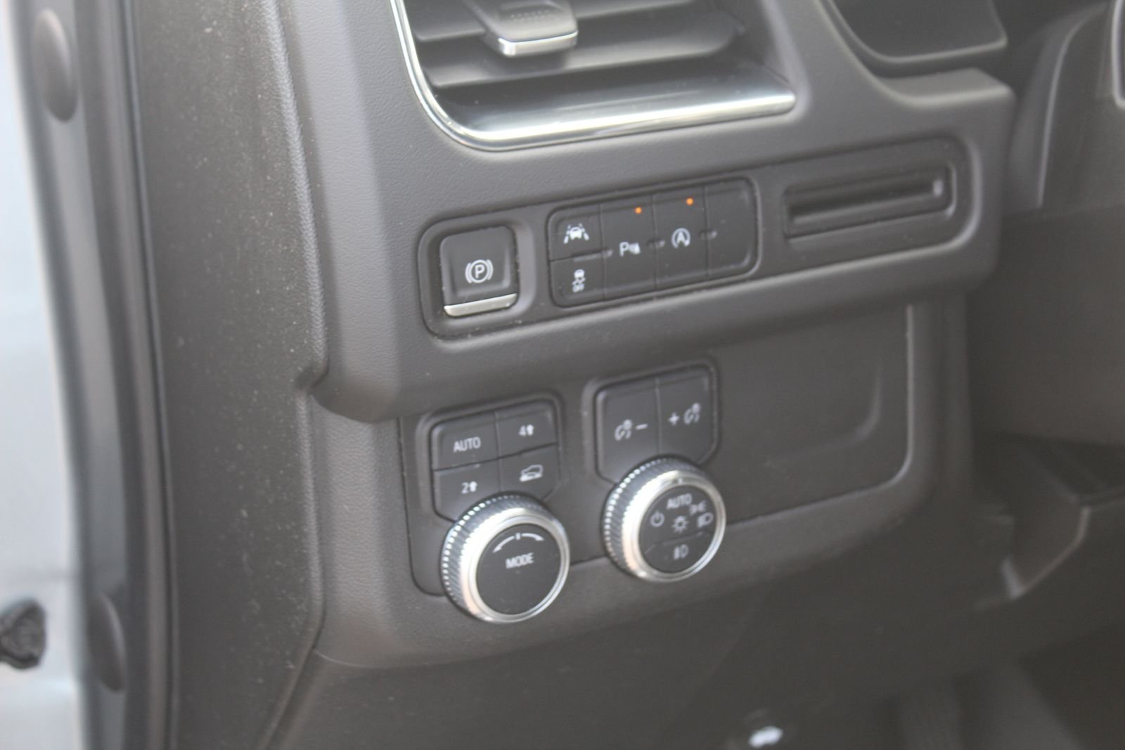 Used 2023 Sterling Metallic GMC SLT image 13