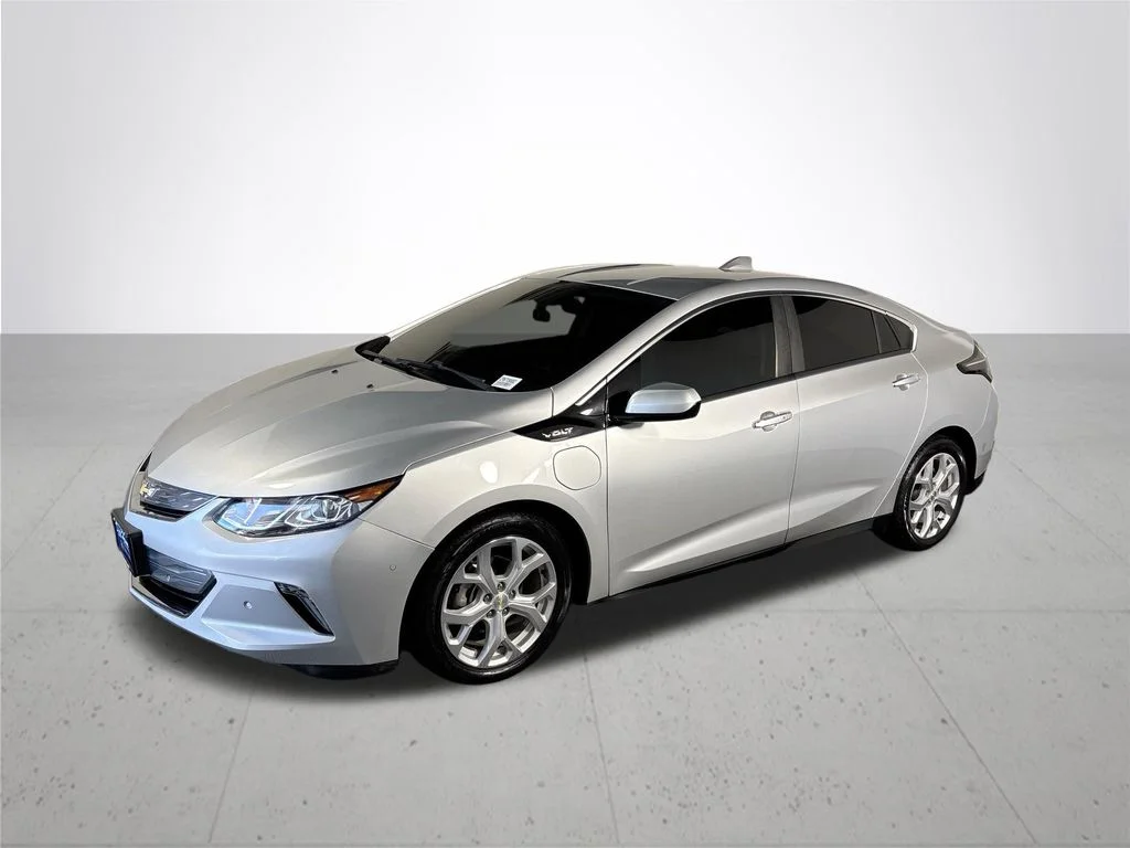 Used 2017 Silver Chevrolet Premier image 2