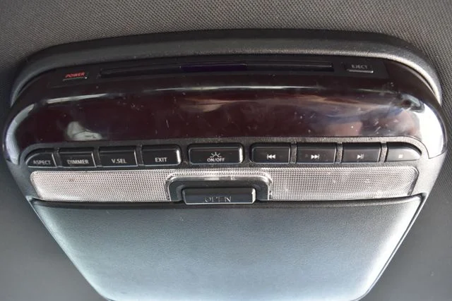 Used 2019 White Chrysler Touring L image 22