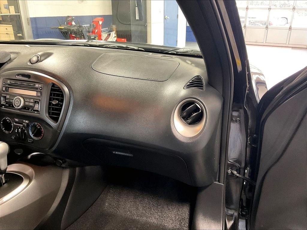 Used 2014 Black Nissan S image 13