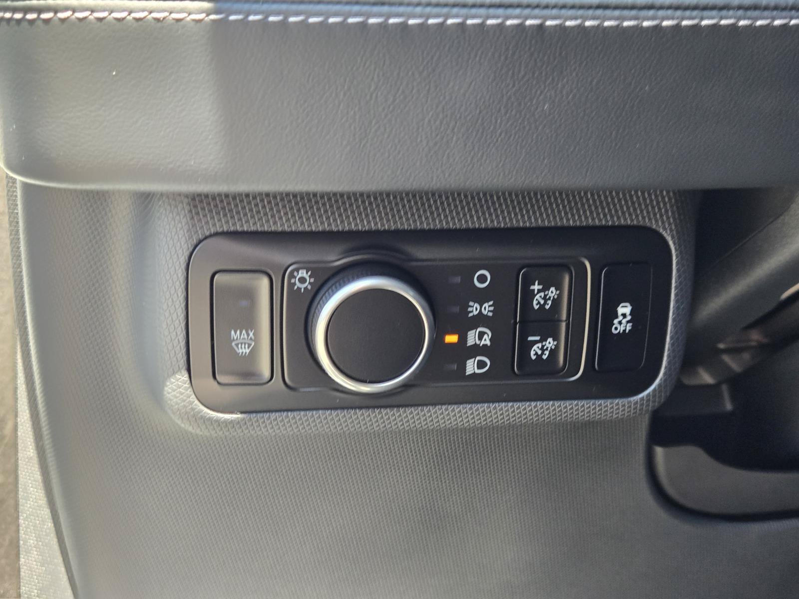 Used 2024 Glacier Gray Metallic TriCoat Ford Select image 22
