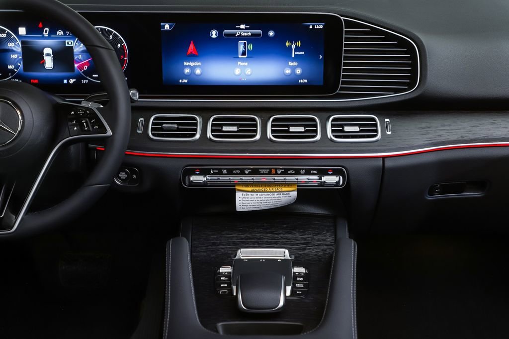 New 2026 MANUFAKTUR Moonlight White Magno Mercedes-Benz GLE 450 image 33