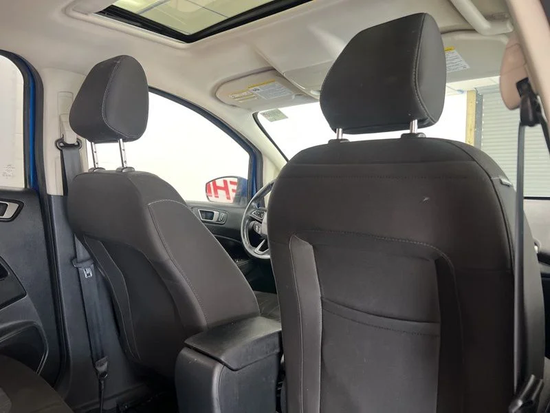 Used 2020 Blue Ford SE image 11