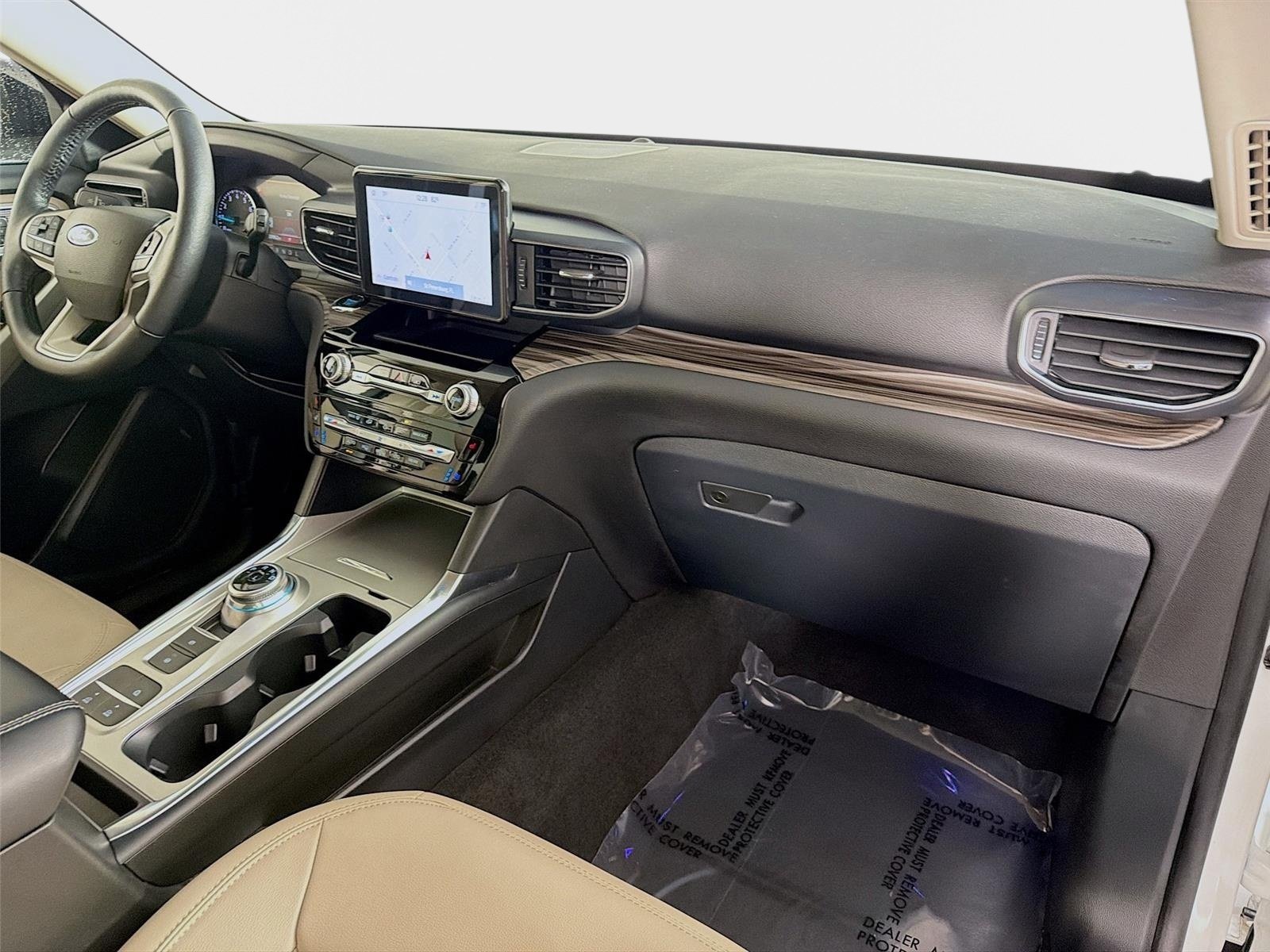 Used 2022 White Metallic Ford Limited image 29