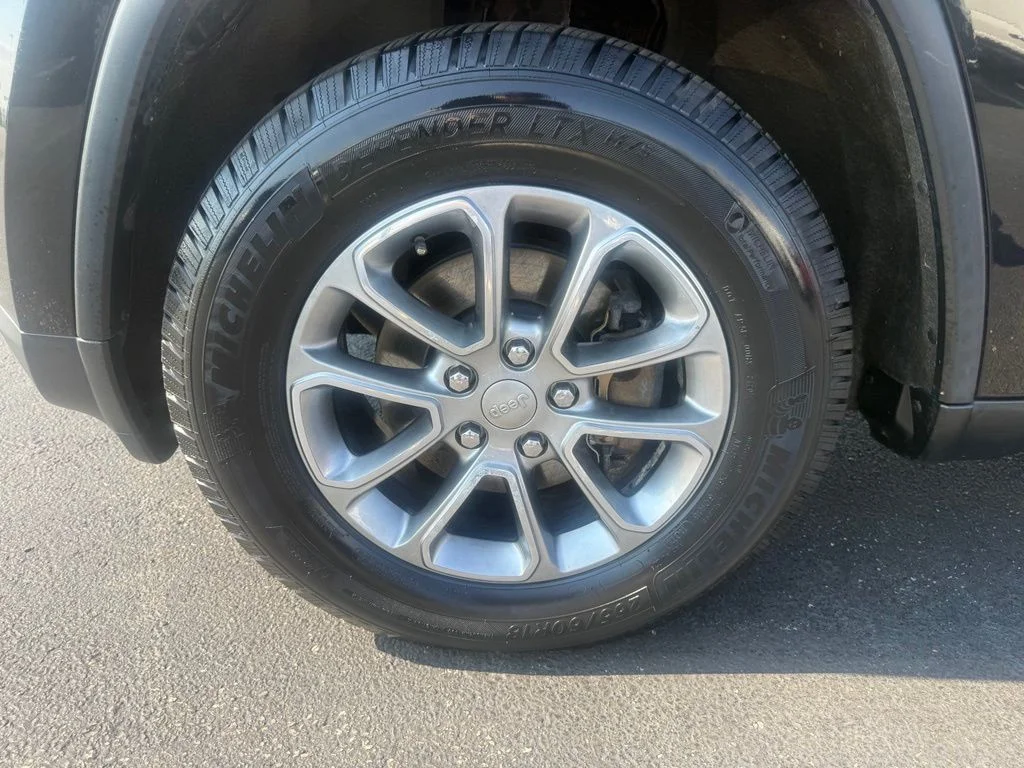 Used 2015 Brilliant Black Crystal Pearlcoat Jeep Limited image 12