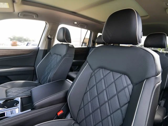 New 2026 Silver Volkswagen 2.0T SEL Premium R-Line image 5