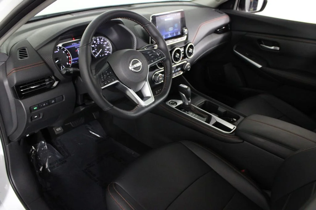 2025 Nissan Sentra SR - Photo 16