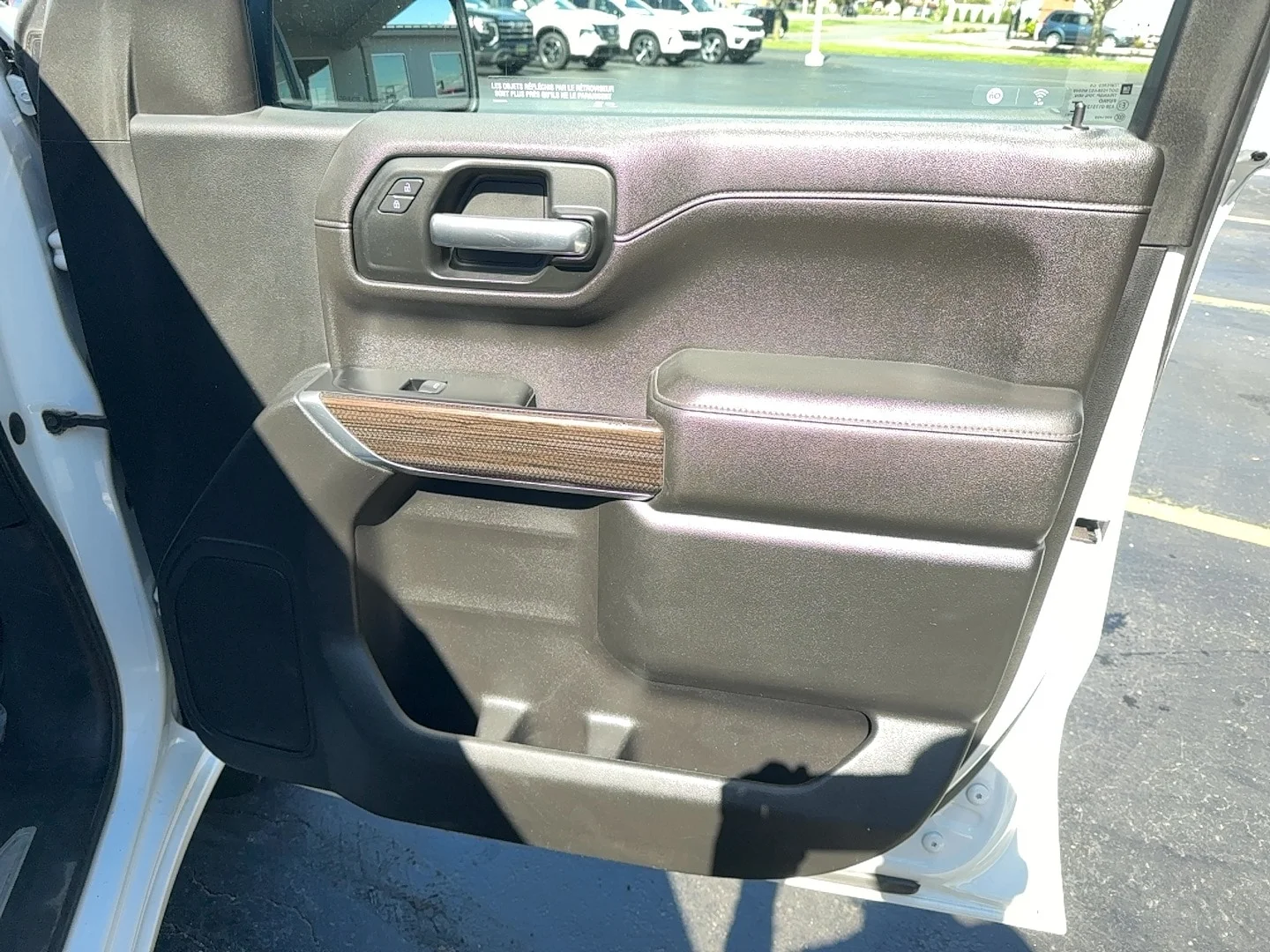 Used 2019 White Chevrolet LT image 23