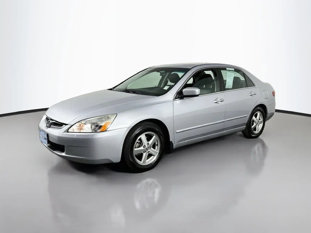 Used 2005 Silver Frost Metallic Honda EX-L image 4
