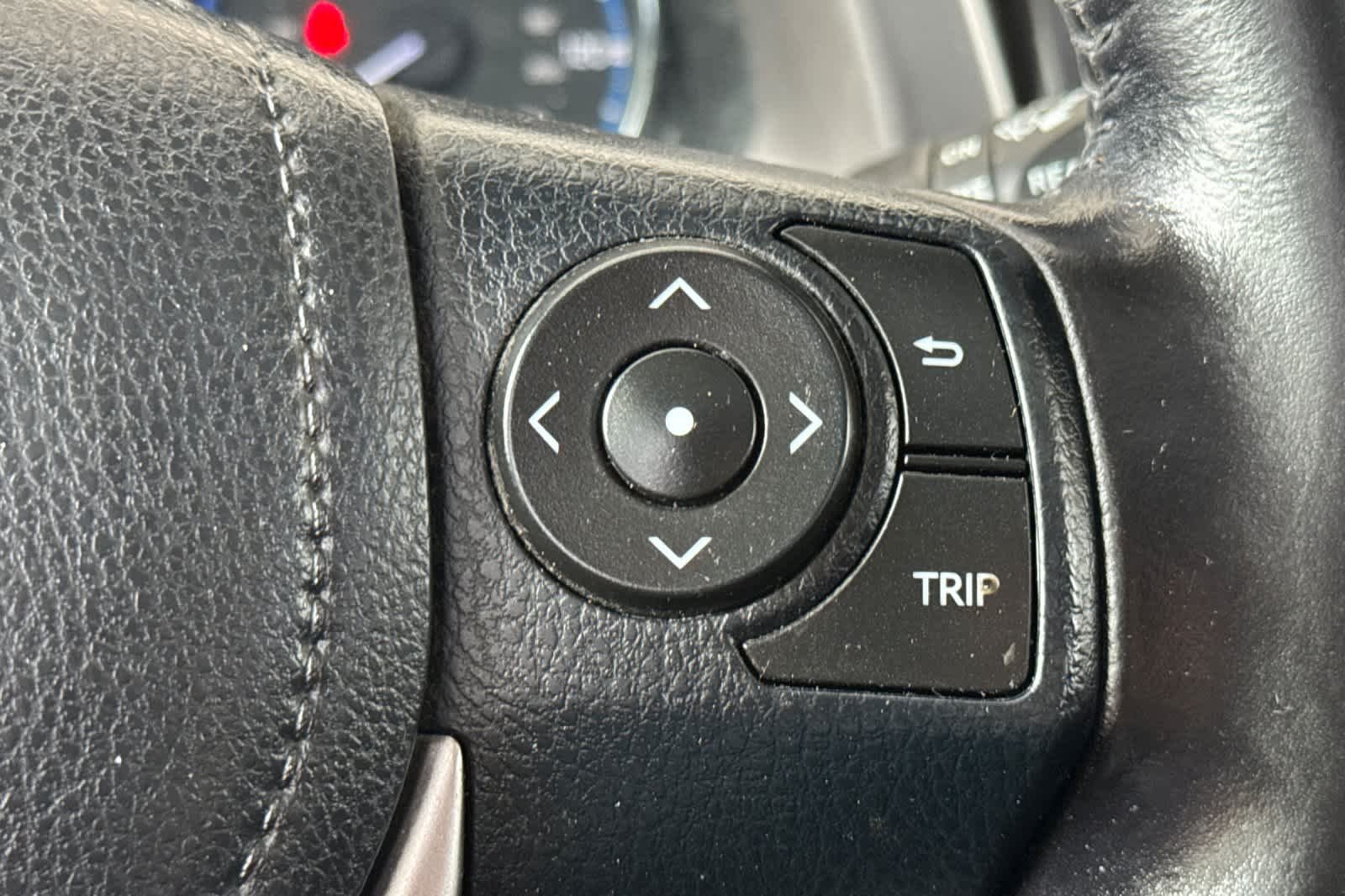 Used 2016 Super White Toyota XLE image 25