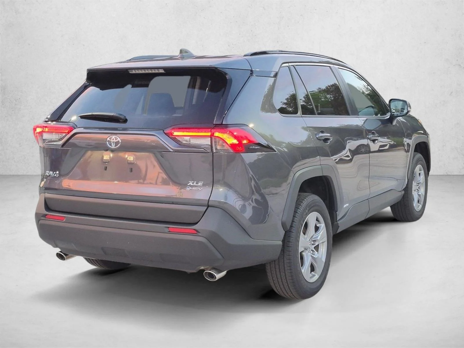 Used 2025 Gray Toyota Hybrid XLE image 5
