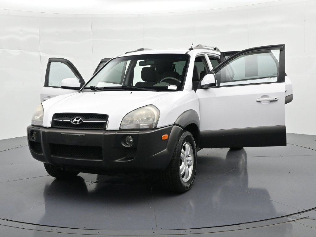 Used 2006 White Hyundai Limited image 24