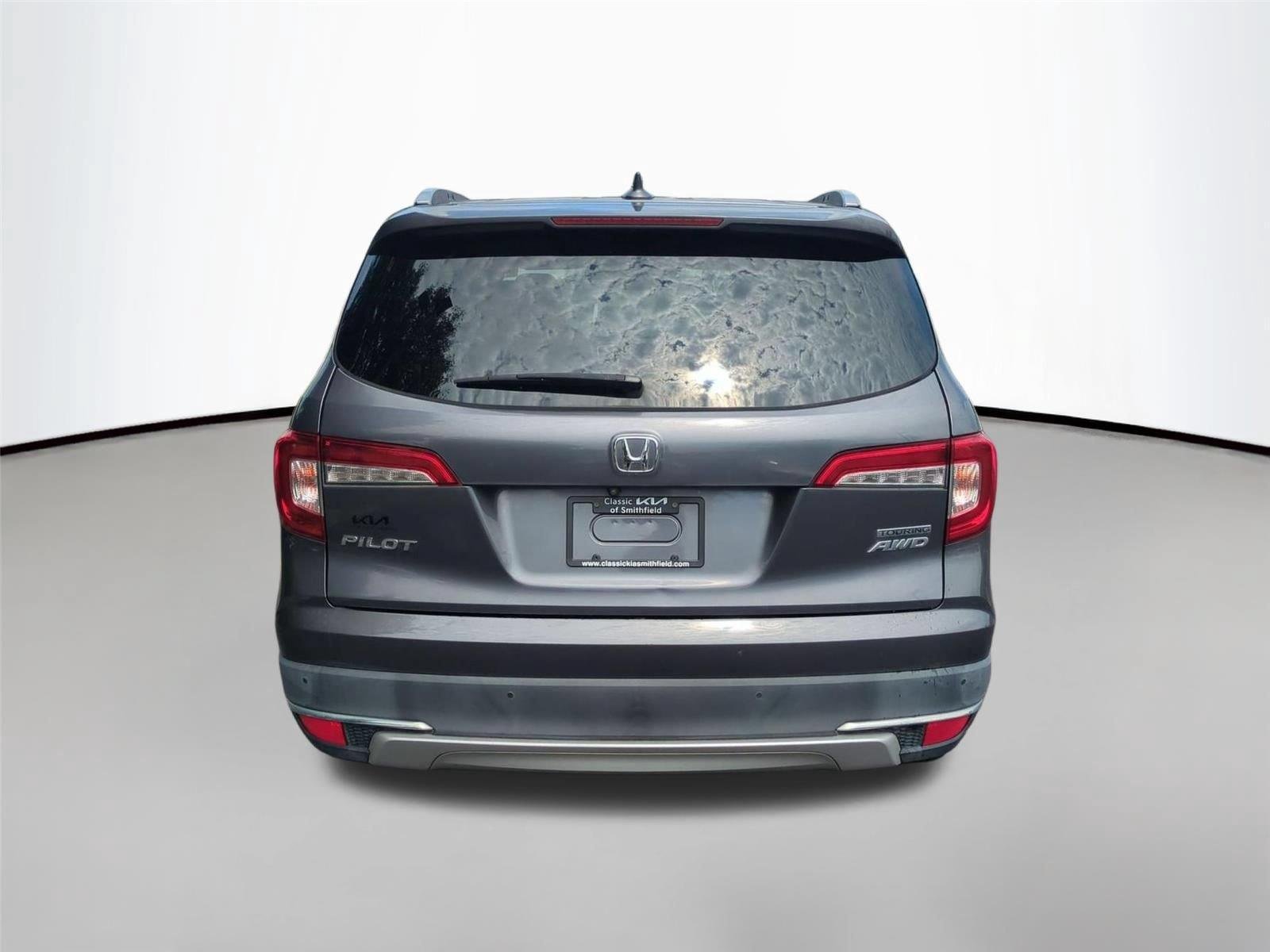 Used 2019 Modern Steel Metallic Honda Touring 8-Passenger image 4